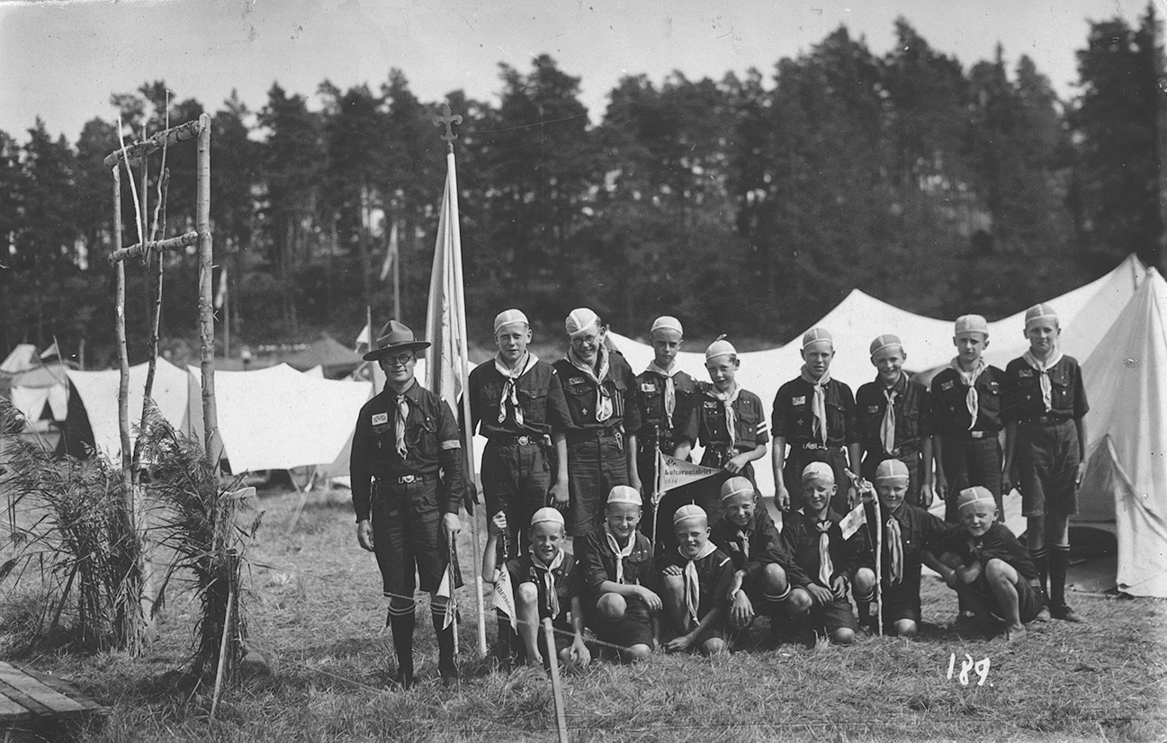 Partiolaisia Kultarantaleirillä 1936.